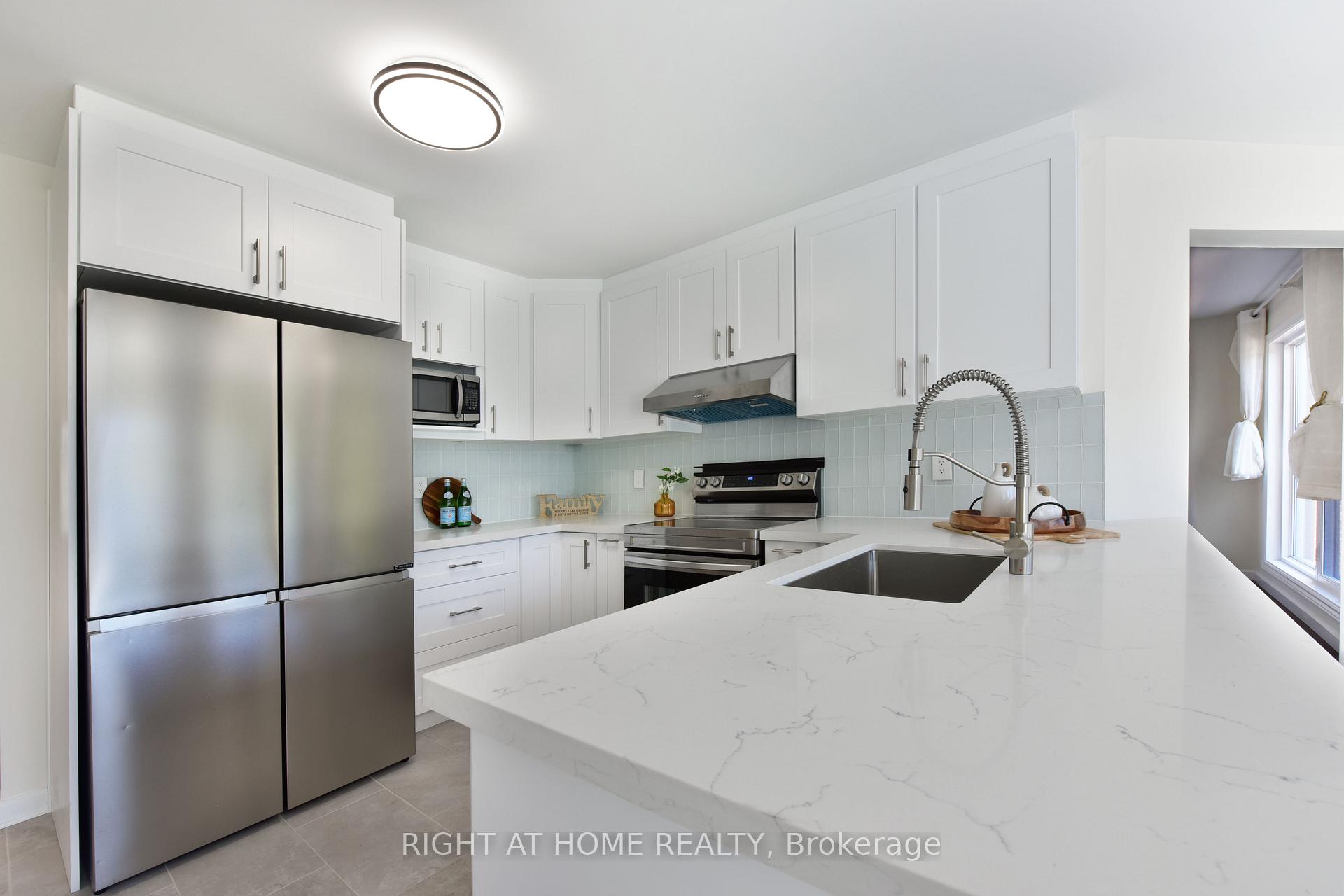 Photo 19 of 4 Balding Crescent, Ottawa, Kanata - Kanata Lakes/Heritage Hills — HOMEH