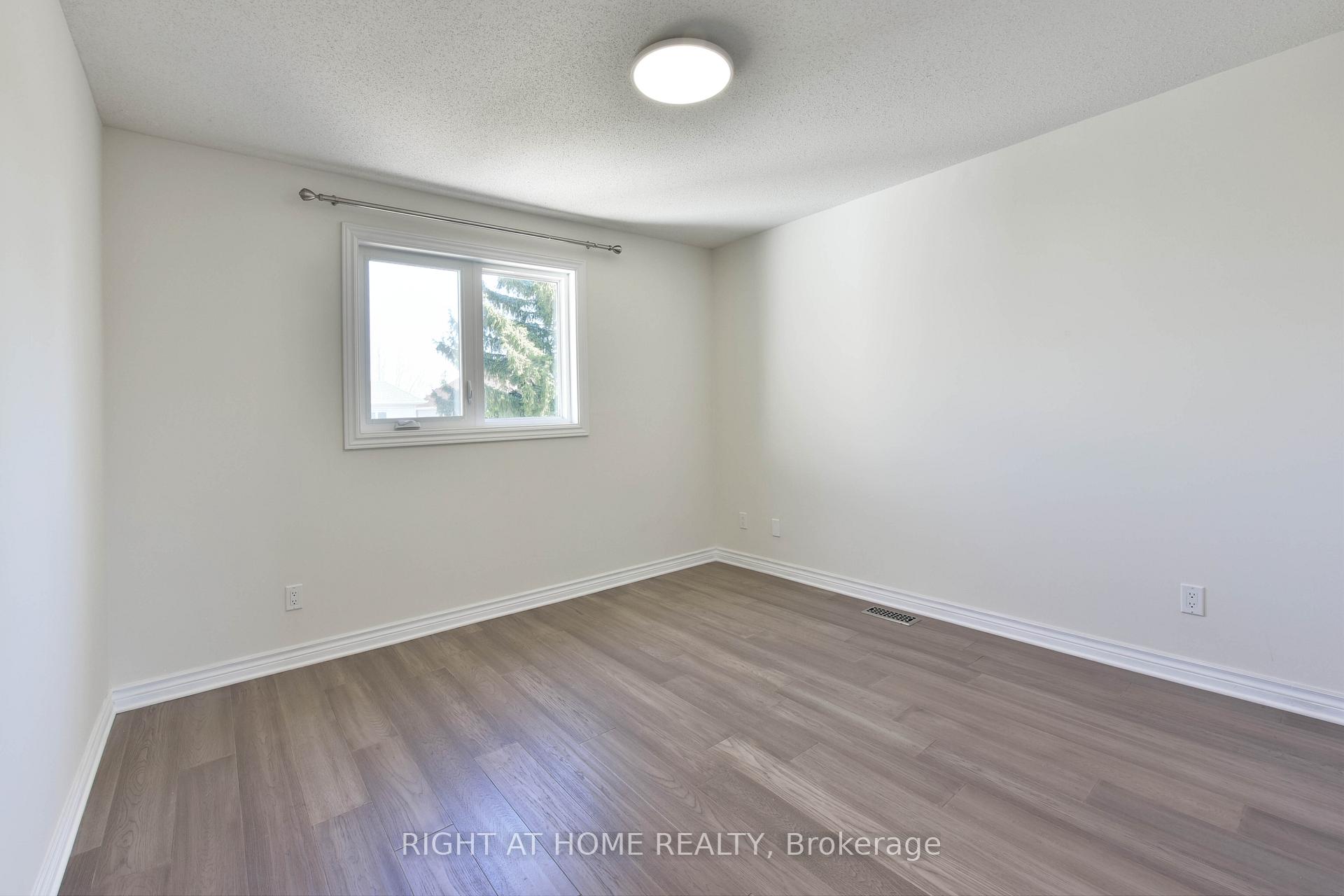 Photo 33 of 4 Balding Crescent, Ottawa, Kanata - Kanata Lakes/Heritage Hills — HOMEH
