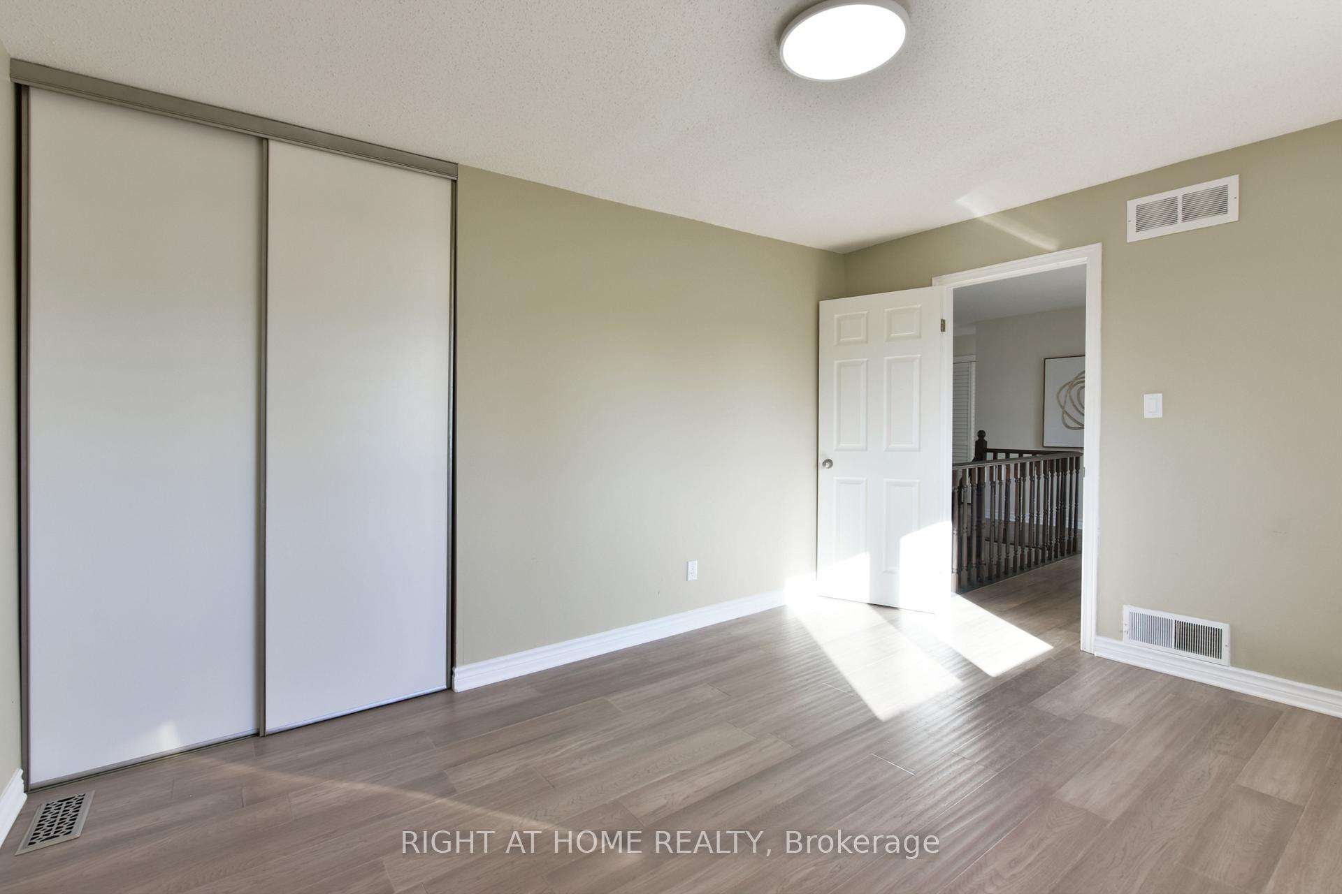 Photo 36 of 4 Balding Crescent, Ottawa, Kanata - Kanata Lakes/Heritage Hills — HOMEH