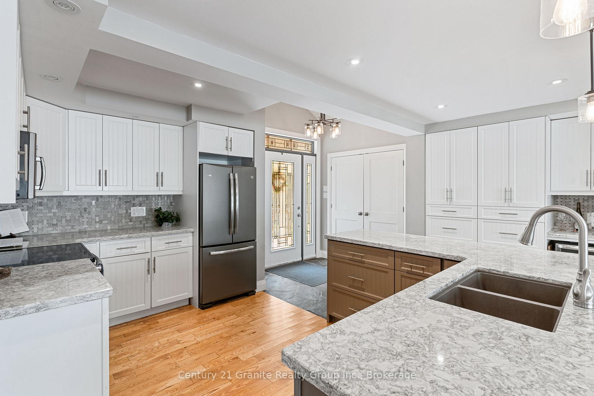 Photo 12 of 1053 Maebar Road, Minden Hills, Minden — HOMEH