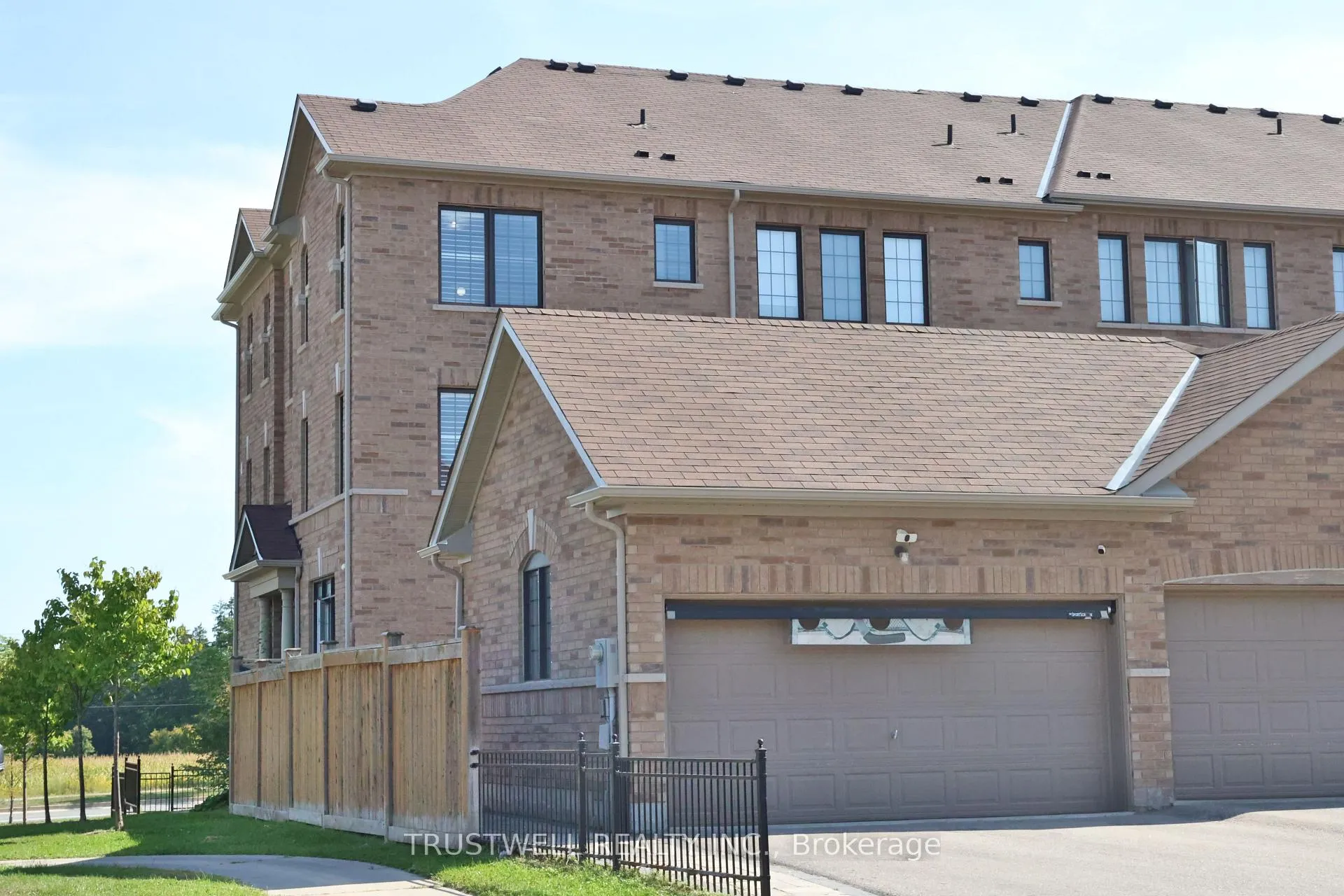 Photo 19 of 2032 Donald Cousens Parkway, Markham, Cornell — HOMEH