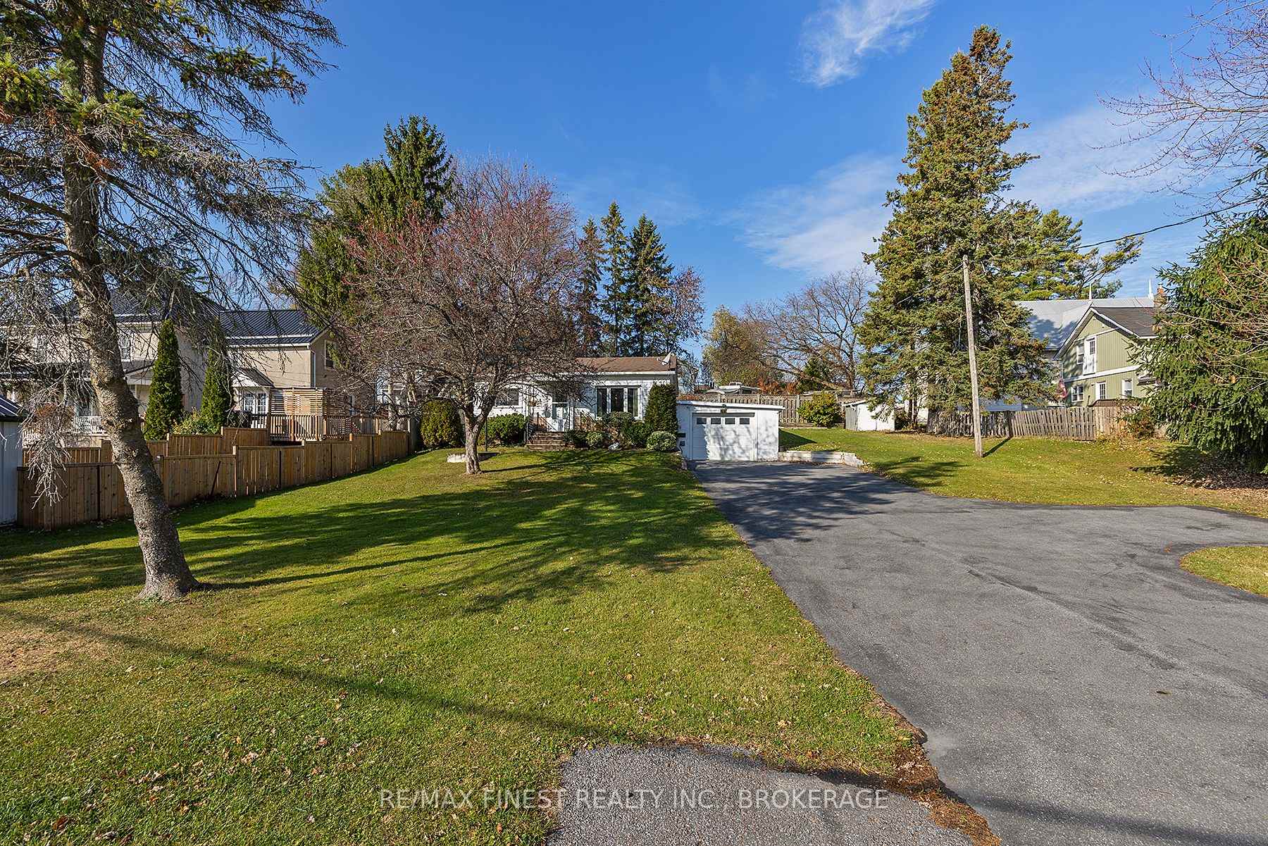 Photo 2 of 380 Queen Street, Loyalist, Bath — HOMEH