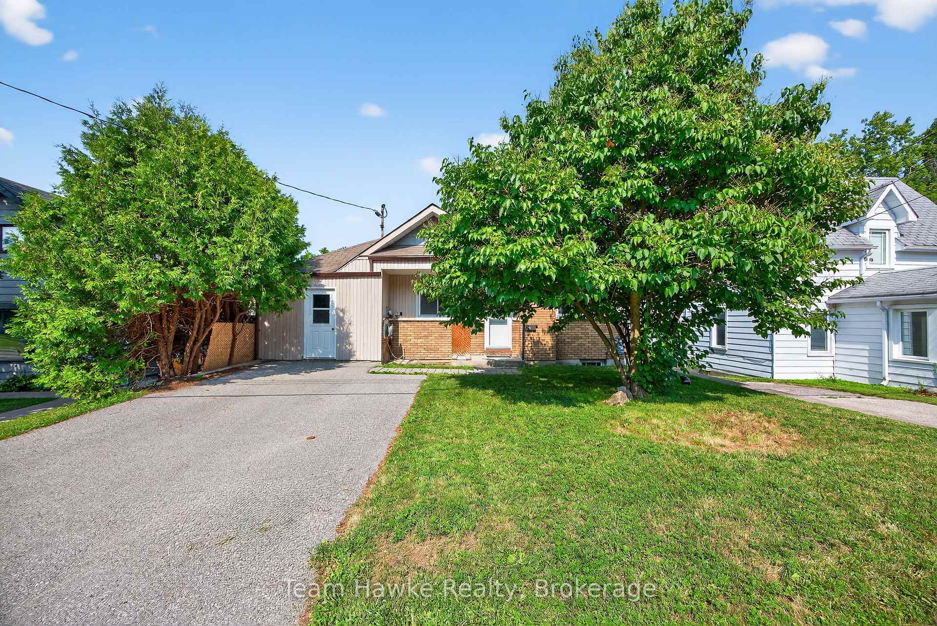 Photo 2 of 133 Seventh Street, Midland — HOMEH