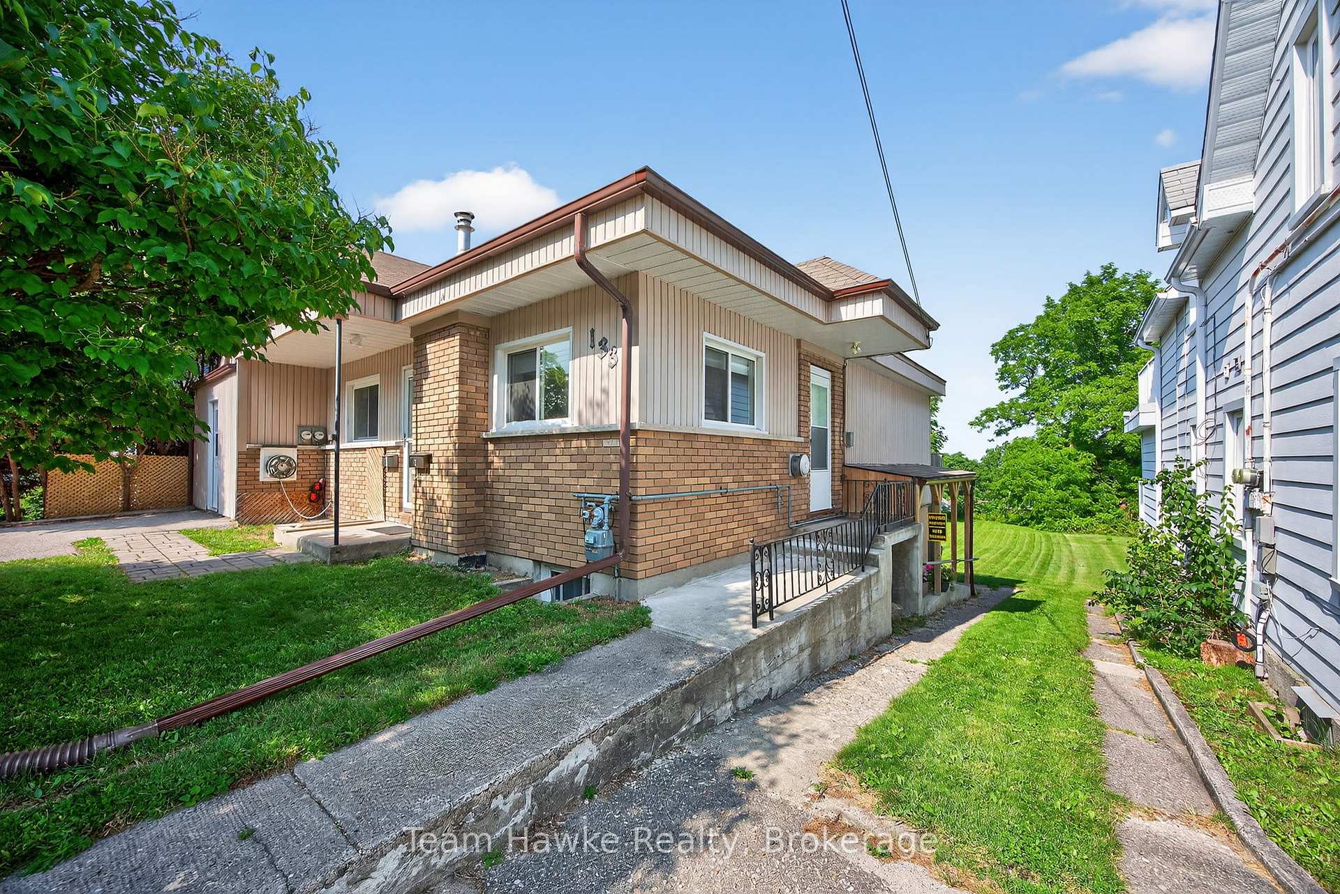 Photo 3 of 133 Seventh Street, Midland — HOMEH