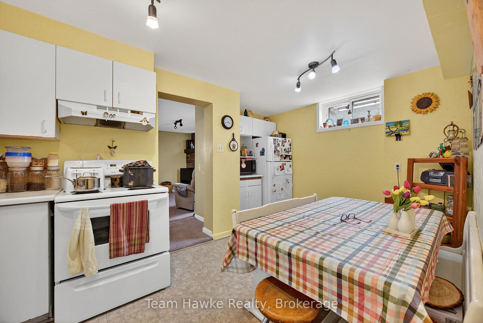 Photo 38 of 133 Seventh Street, Midland — HOMEH