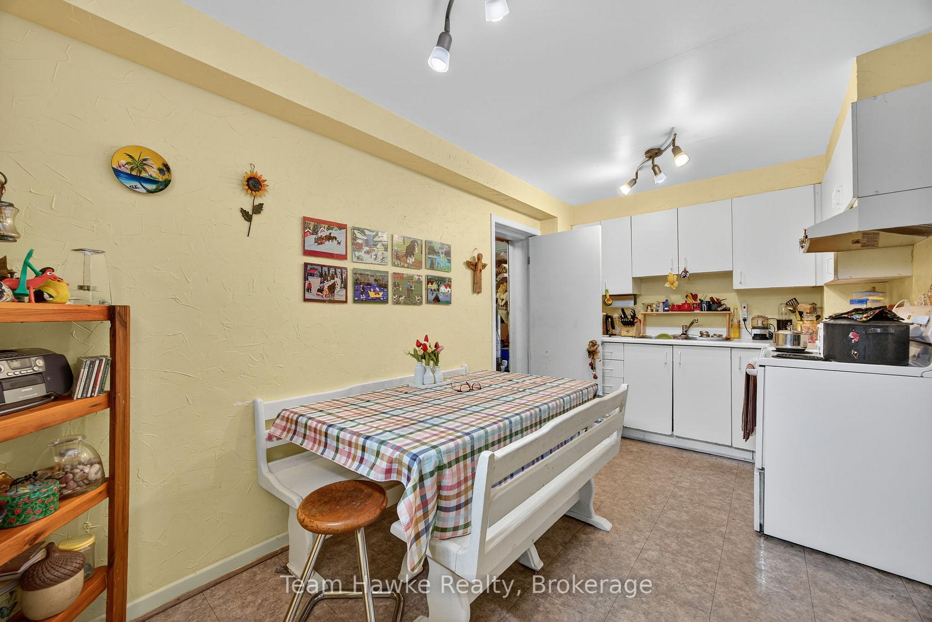 Photo 39 of 133 Seventh Street, Midland — HOMEH