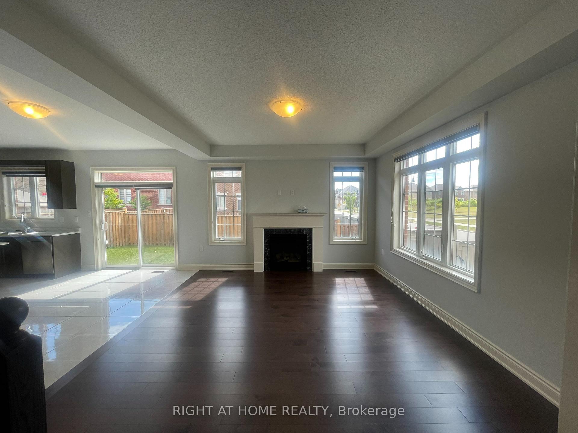 Photo 3 of 2 Humphrey Street E, Hamilton, Waterdown — HOMEH