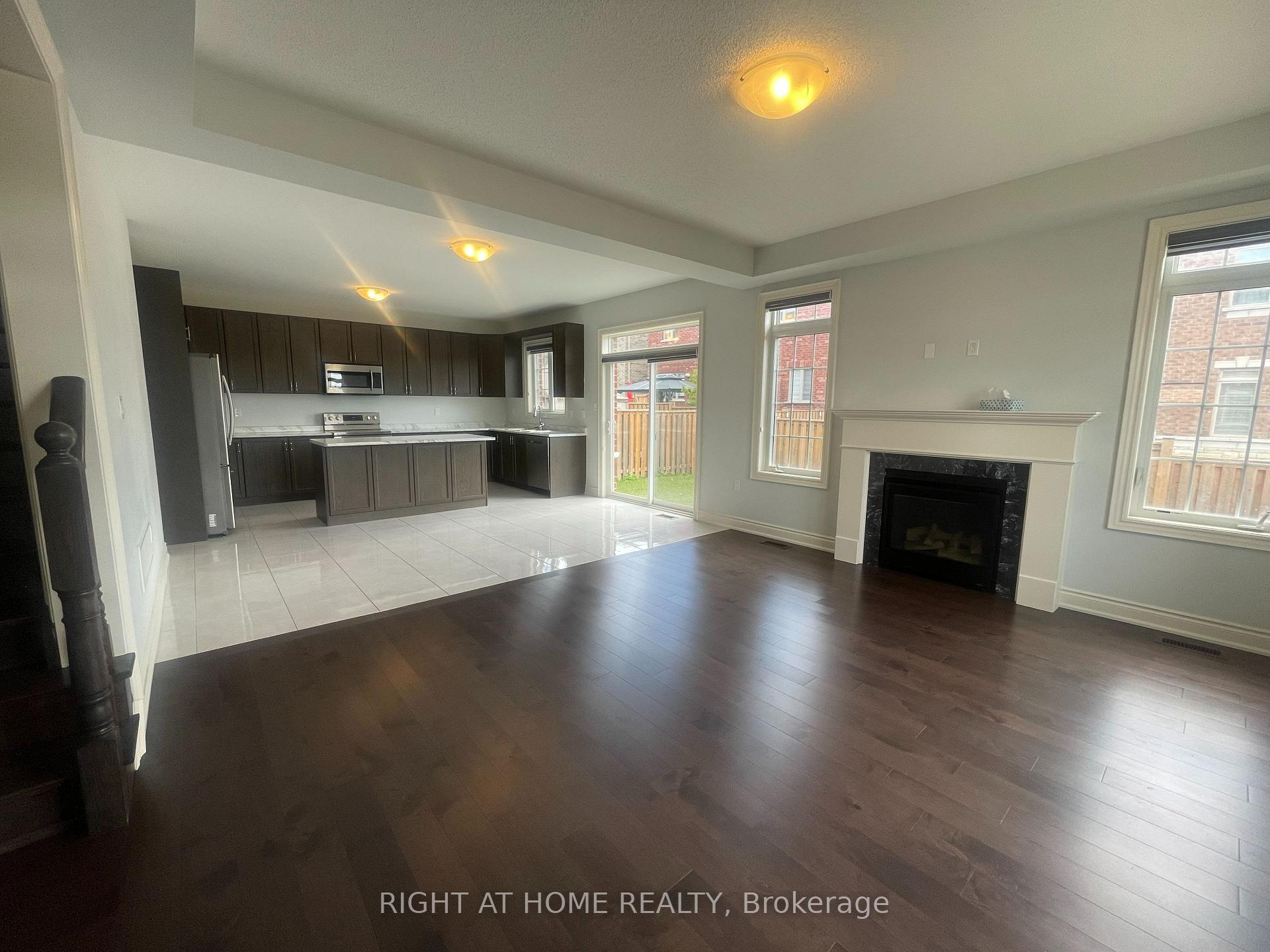 Photo 4 of 2 Humphrey Street E, Hamilton, Waterdown — HOMEH