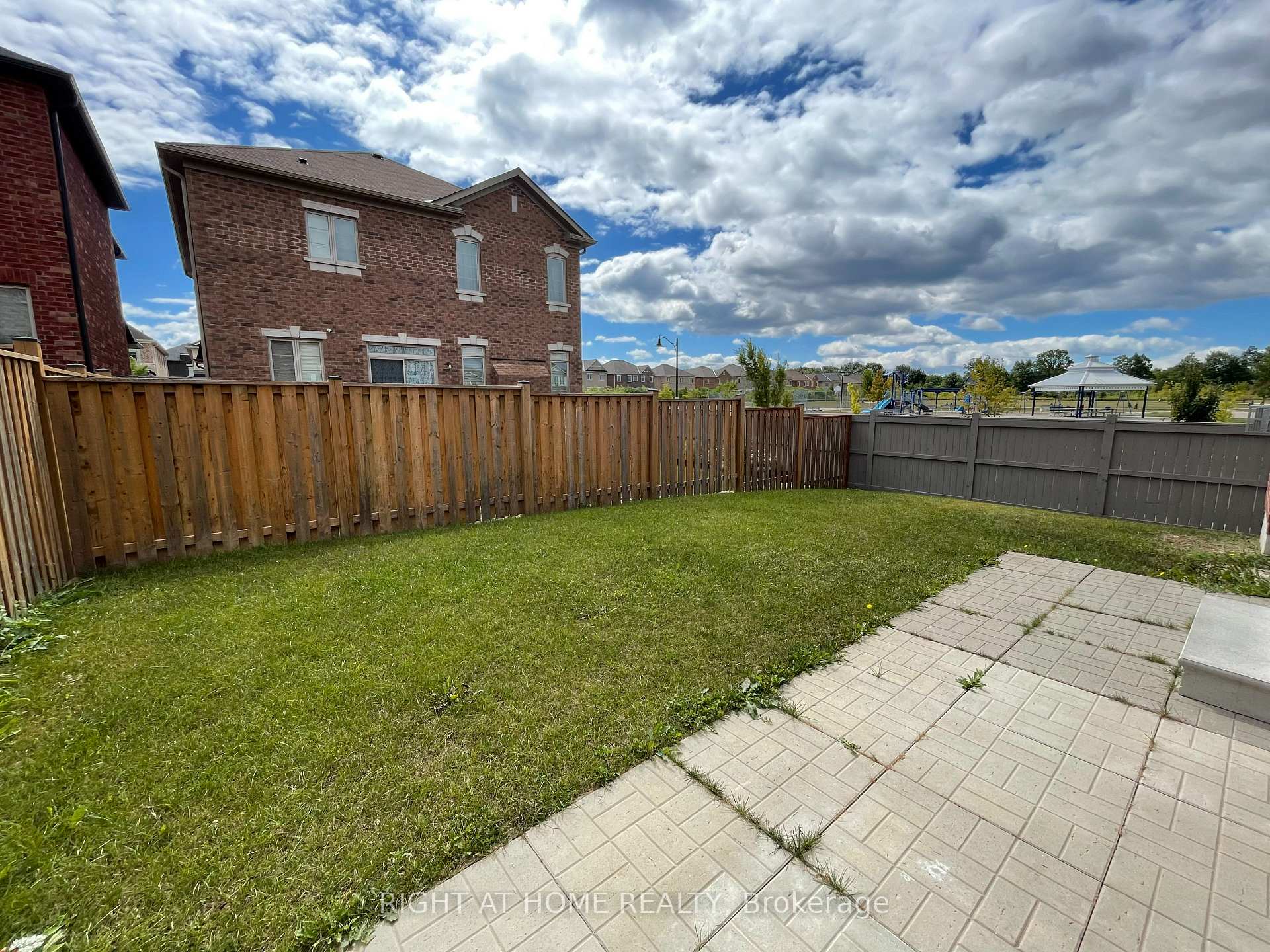 Photo 14 of 2 Humphrey Street E, Hamilton, Waterdown — HOMEH