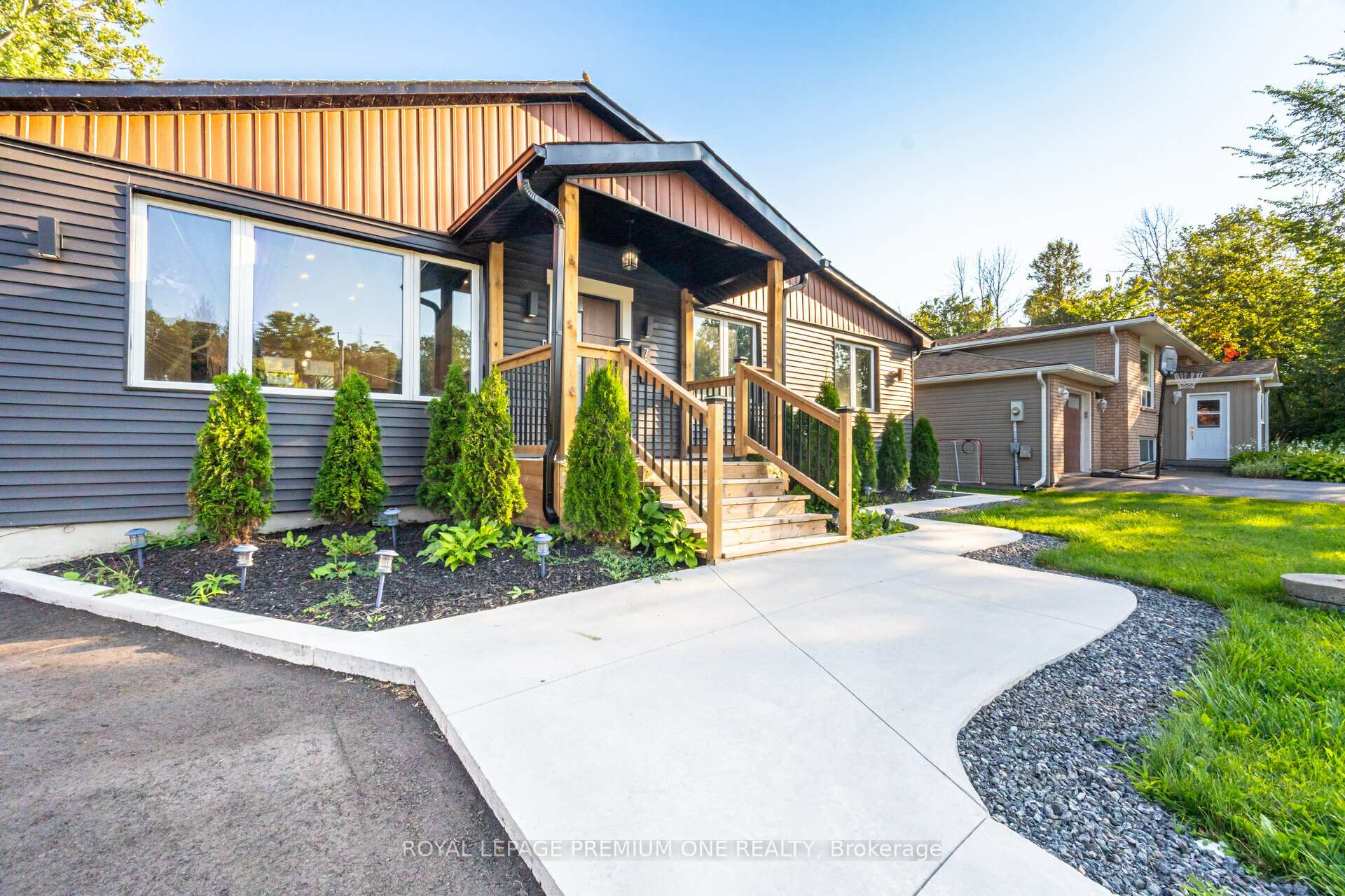Photo 5 of 707 Rose Lane, Innisfil, Alcona — HOMEH