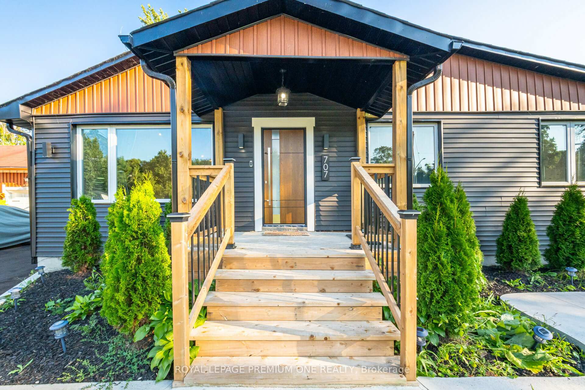 Photo 6 of 707 Rose Lane, Innisfil, Alcona — HOMEH