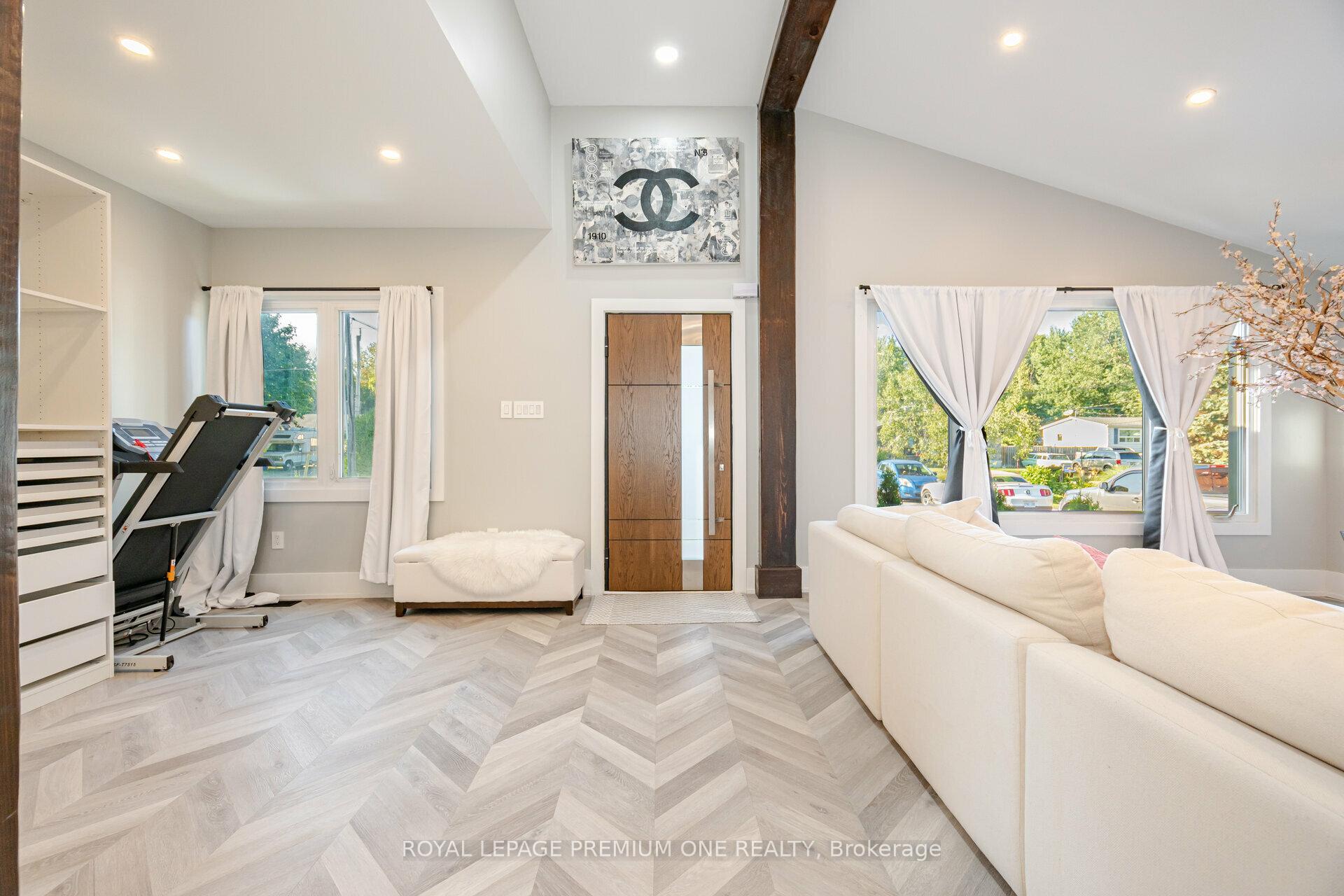 Photo 7 of 707 Rose Lane, Innisfil, Alcona — HOMEH