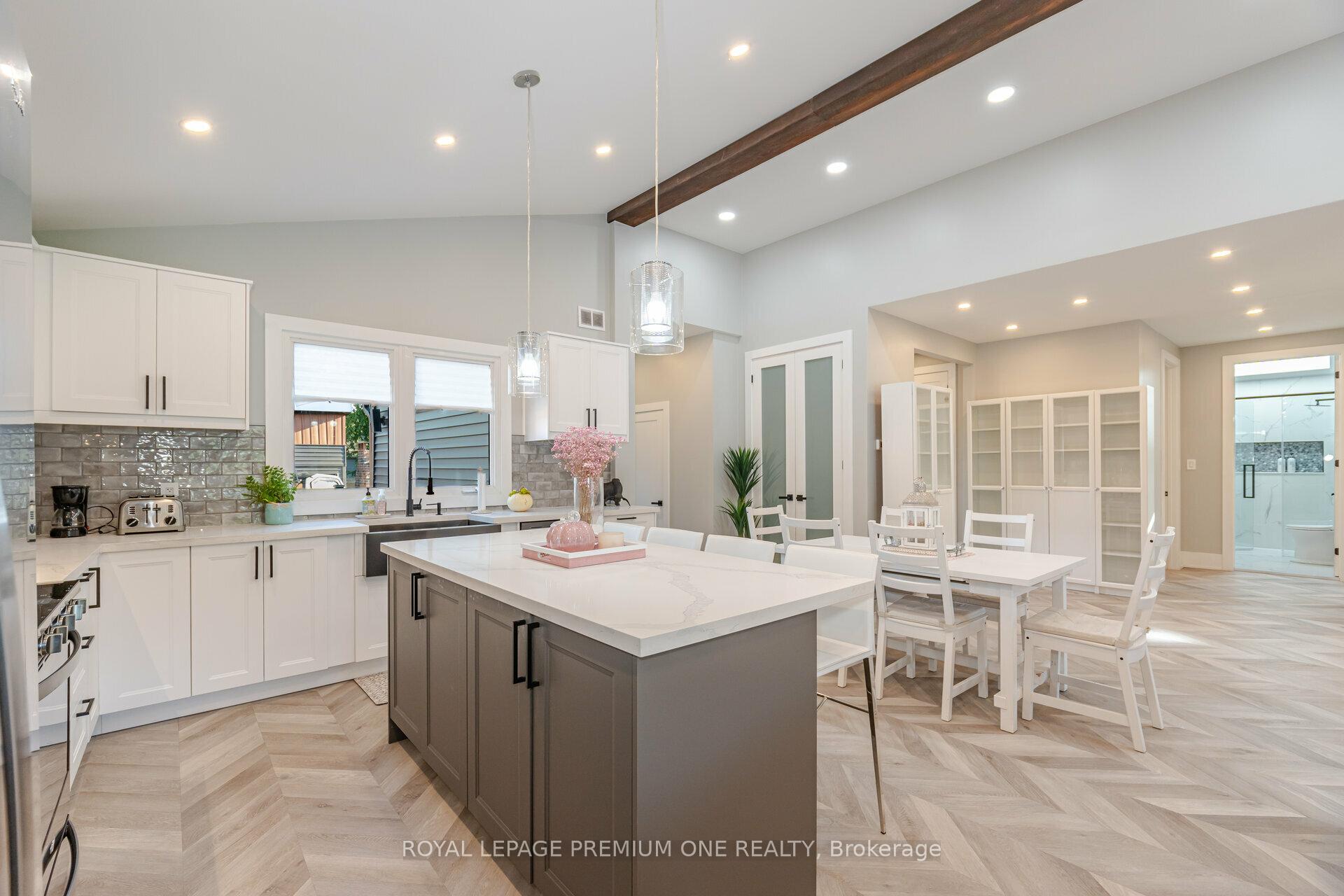 Photo 15 of 707 Rose Lane, Innisfil, Alcona — HOMEH