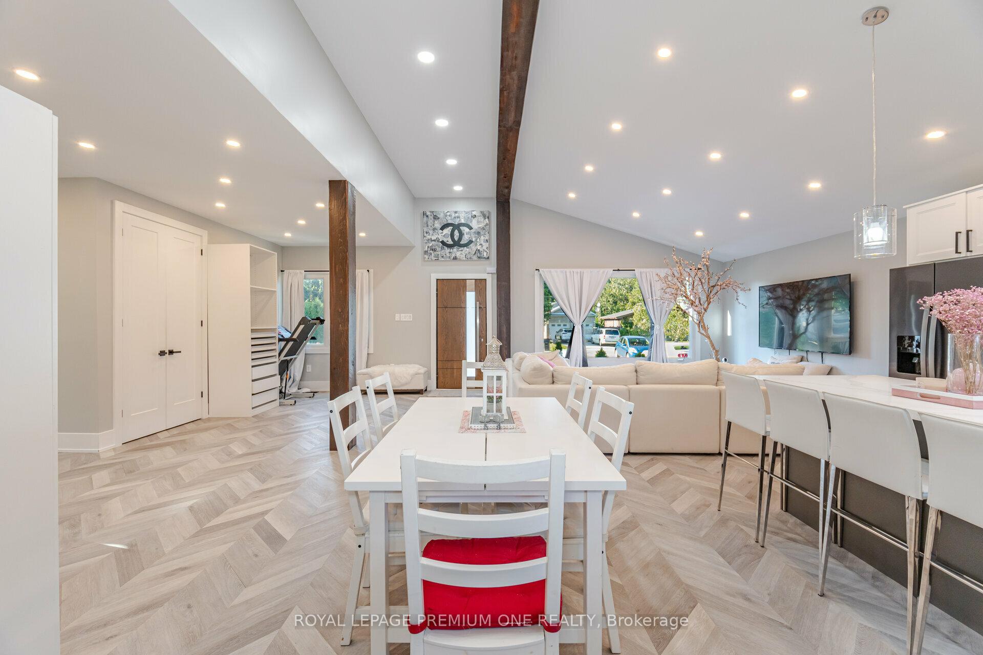 Photo 16 of 707 Rose Lane, Innisfil, Alcona — HOMEH
