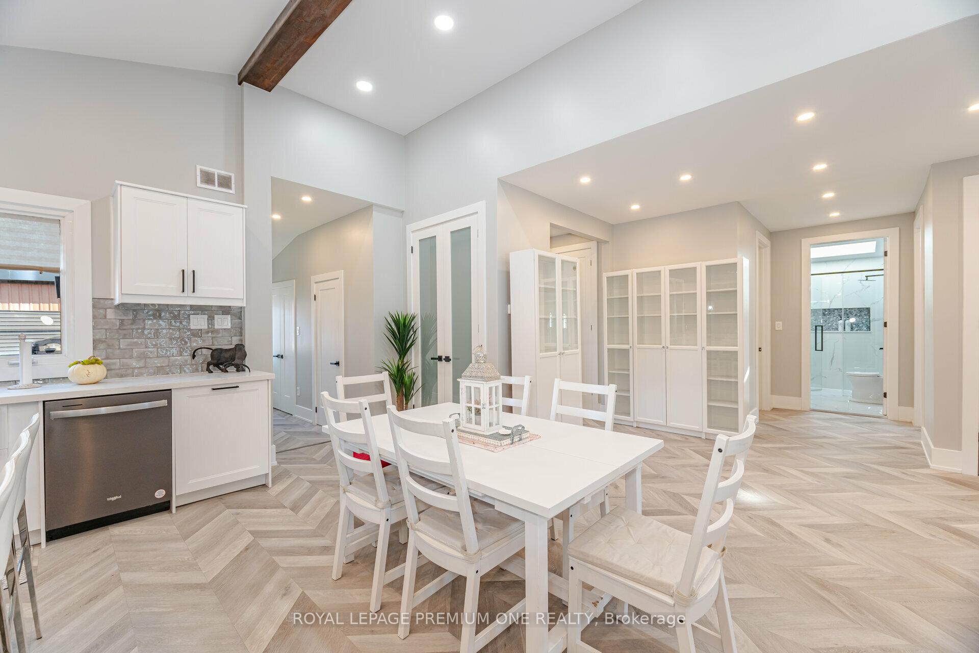 Photo 17 of 707 Rose Lane, Innisfil, Alcona — HOMEH