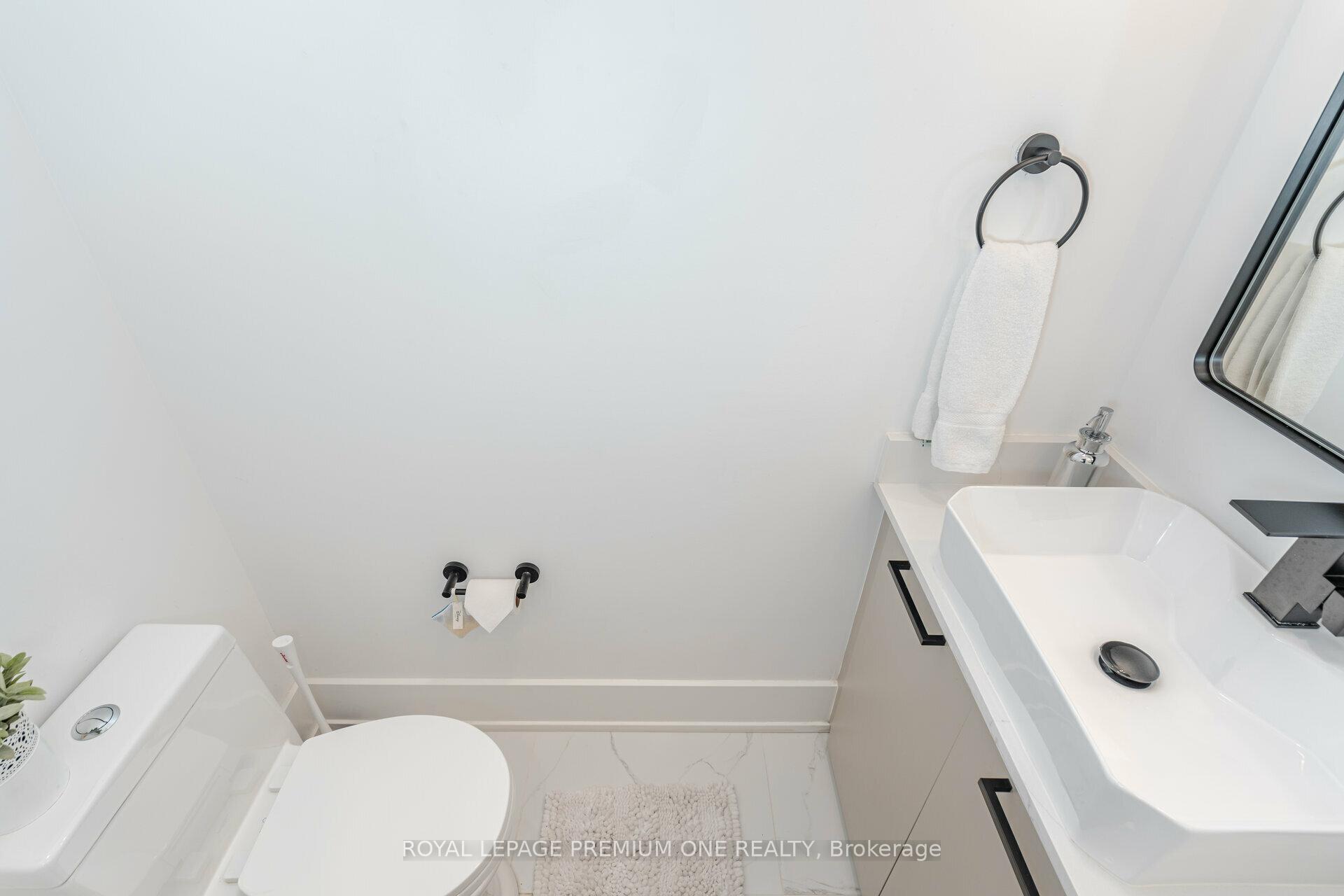 Photo 19 of 707 Rose Lane, Innisfil, Alcona — HOMEH