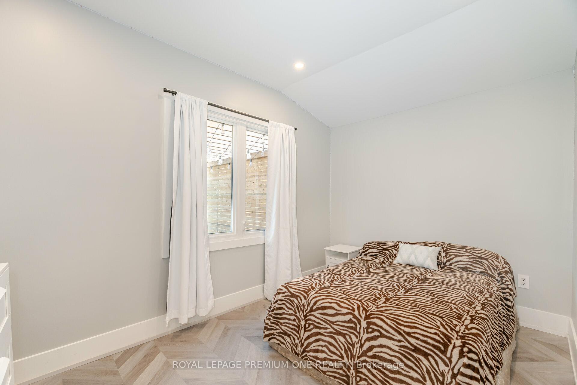 Photo 25 of 707 Rose Lane, Innisfil, Alcona — HOMEH