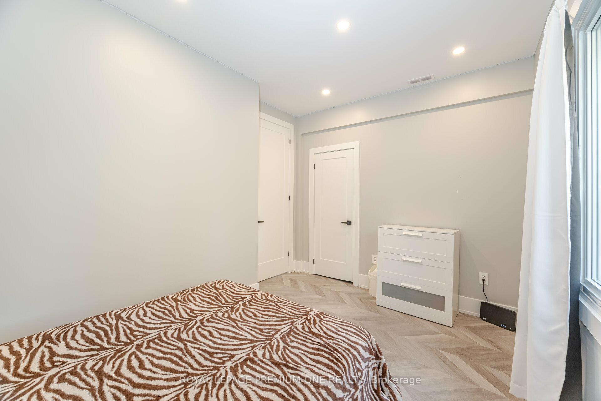 Photo 26 of 707 Rose Lane, Innisfil, Alcona — HOMEH