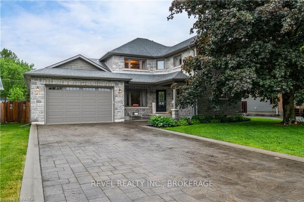 Photo 1 of 43 Kidd Drive, Loyalist, Amherstview — HOMEH