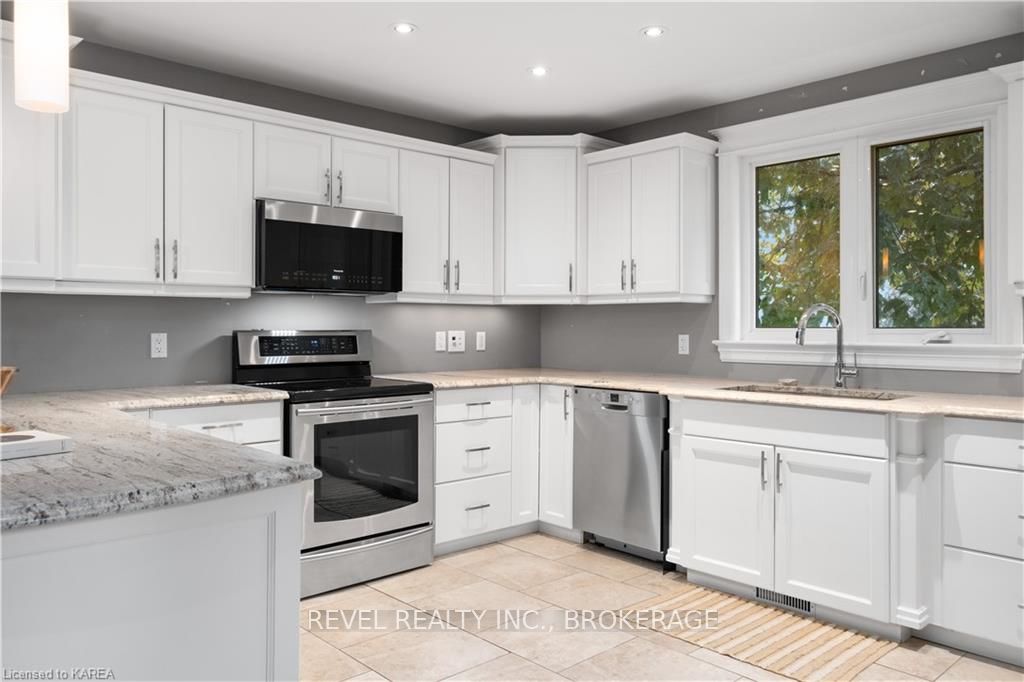 Photo 9 of 43 Kidd Drive, Loyalist, Amherstview — HOMEH