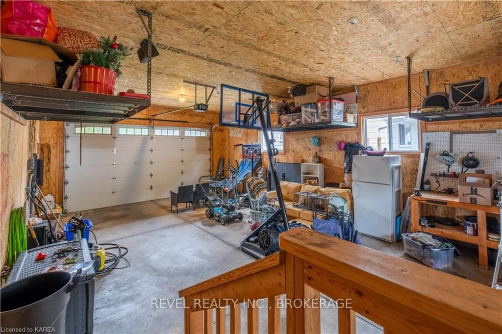 Photo 33 of 43 Kidd Drive, Loyalist, Amherstview — HOMEH