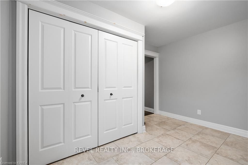 Photo 15 of 43 Kidd Drive, Loyalist, Amherstview — HOMEH