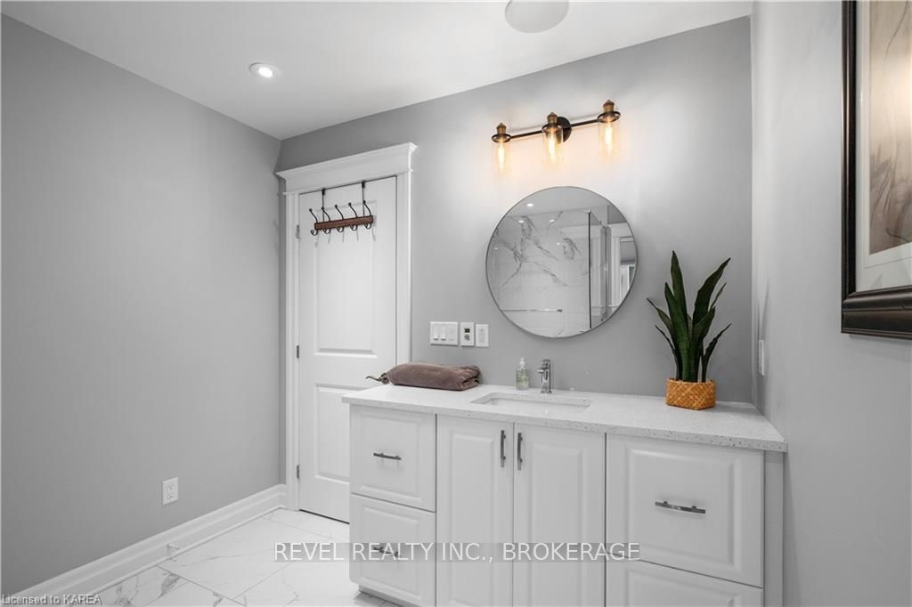 Photo 20 of 43 Kidd Drive, Loyalist, Amherstview — HOMEH