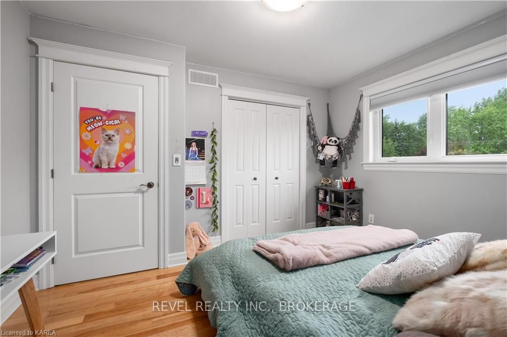 Photo 22 of 43 Kidd Drive, Loyalist, Amherstview — HOMEH
