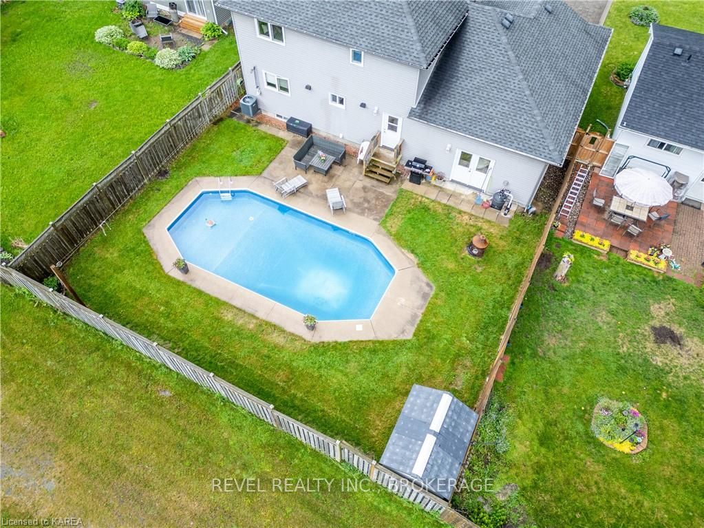 Photo 38 of 43 Kidd Drive, Loyalist, Amherstview — HOMEH
