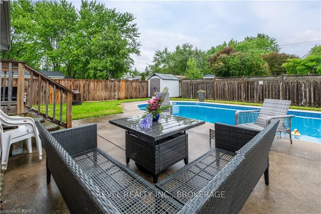Photo 36 of 43 Kidd Drive, Loyalist, Amherstview — HOMEH