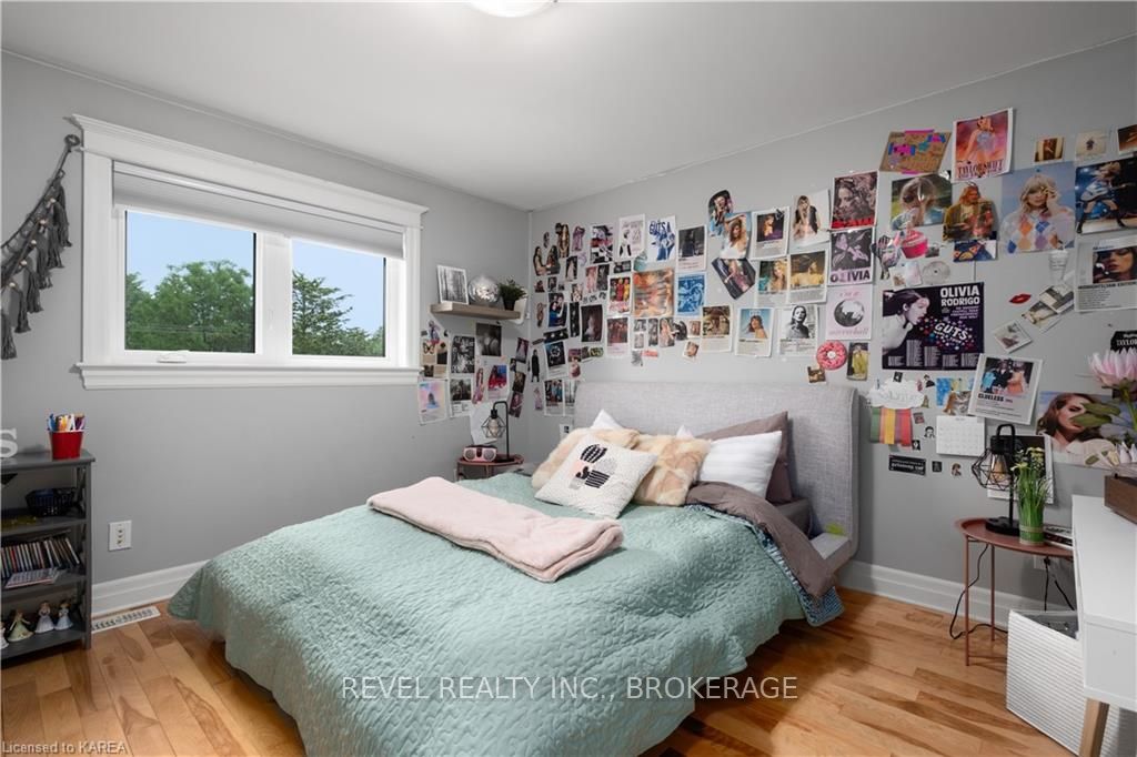 Photo 21 of 43 Kidd Drive, Loyalist, Amherstview — HOMEH