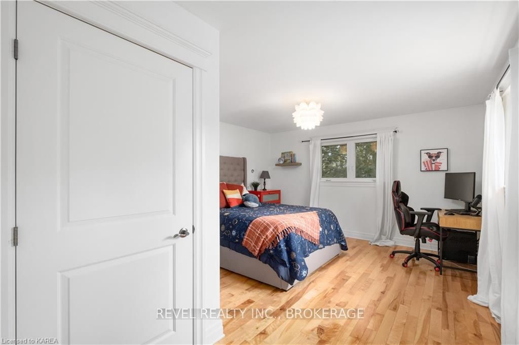Photo 24 of 43 Kidd Drive, Loyalist, Amherstview — HOMEH