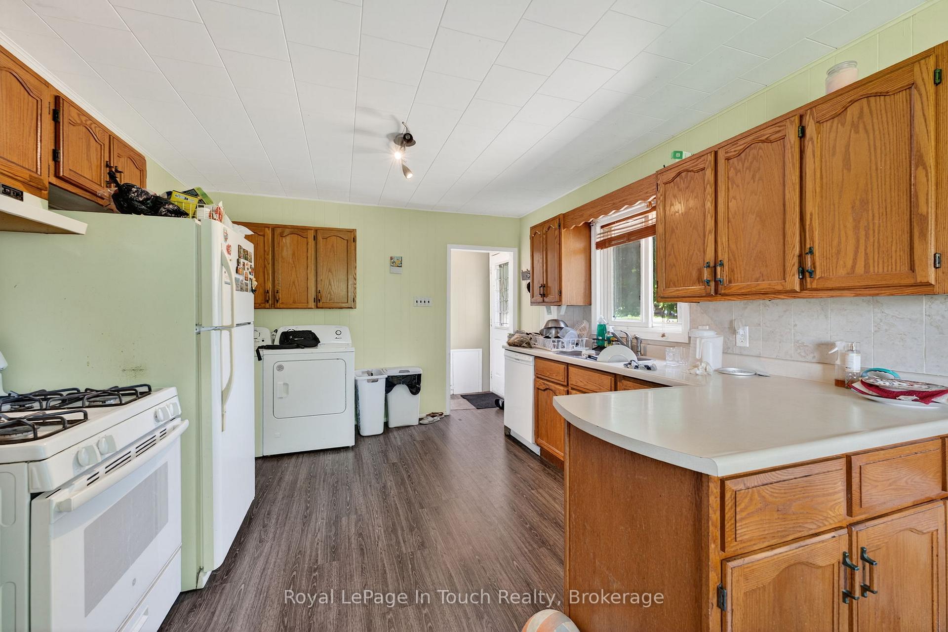 Photo 8 of 8906 County Road 93, Midland — HOMEH
