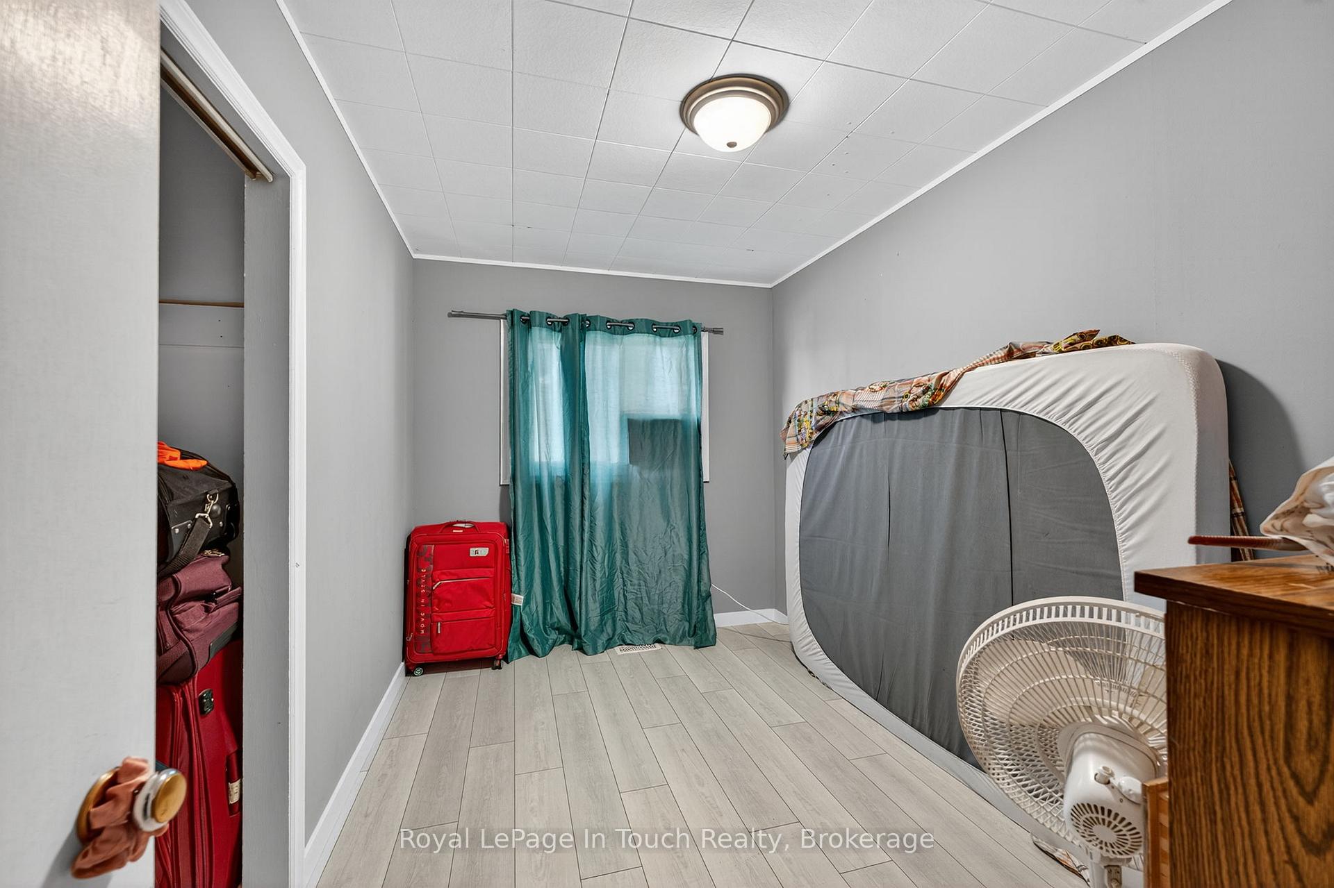 Photo 11 of 8906 County Road 93, Midland — HOMEH