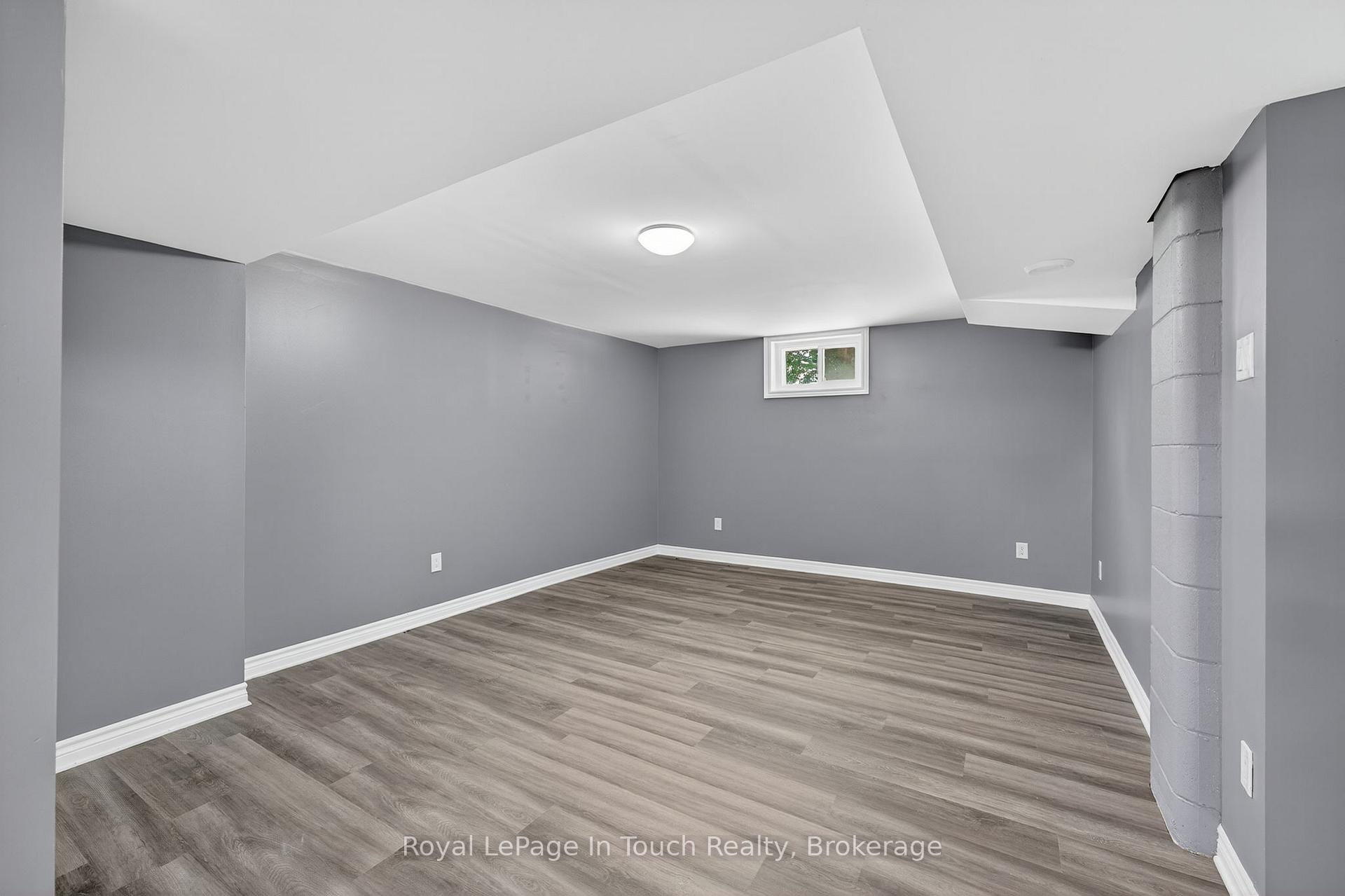Photo 14 of 8906 County Road 93, Midland — HOMEH