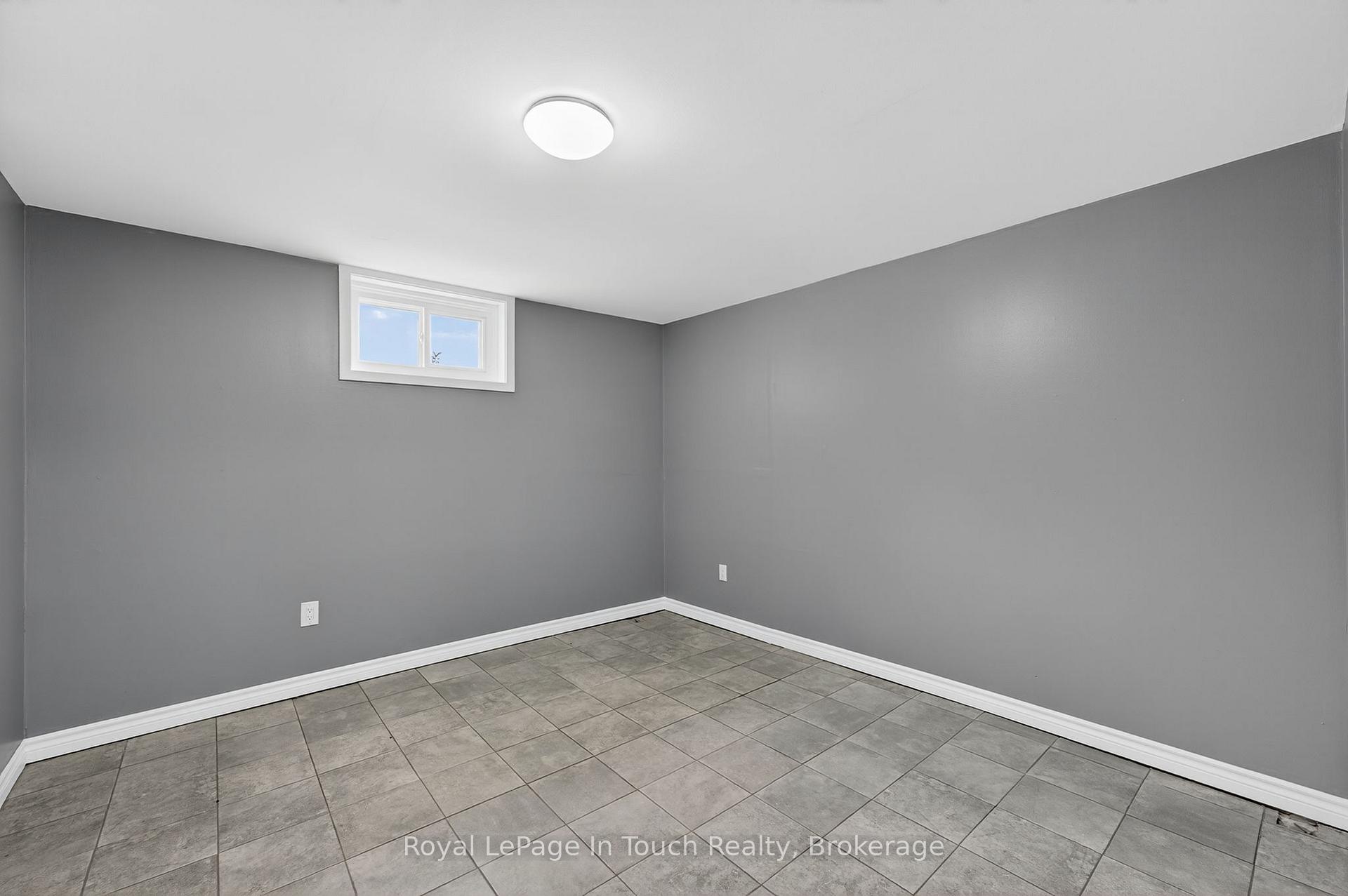 Photo 17 of 8906 County Road 93, Midland — HOMEH