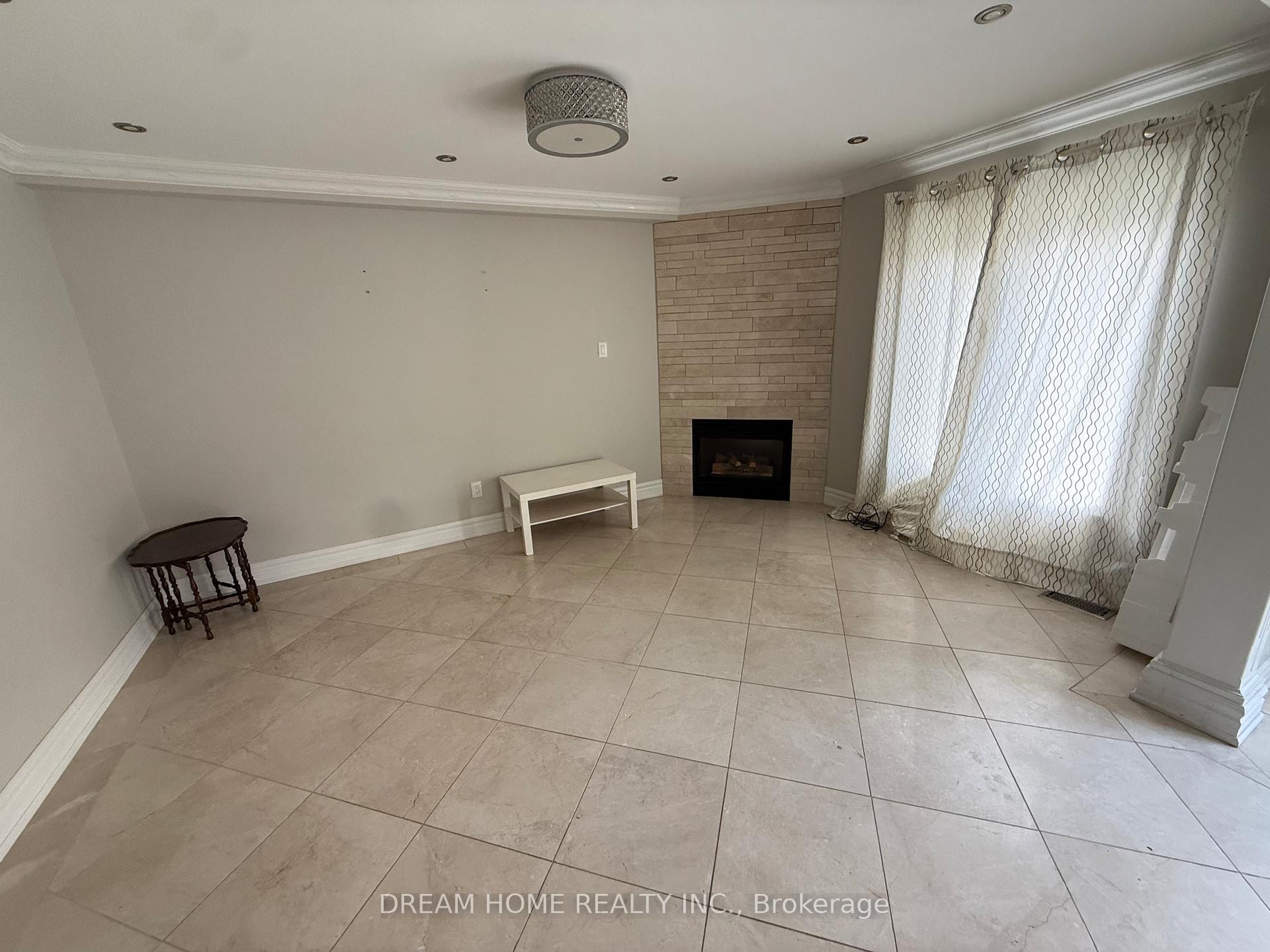 Photo 3 of 49 Sophia Road, Markham, Middlefield — HOMEH