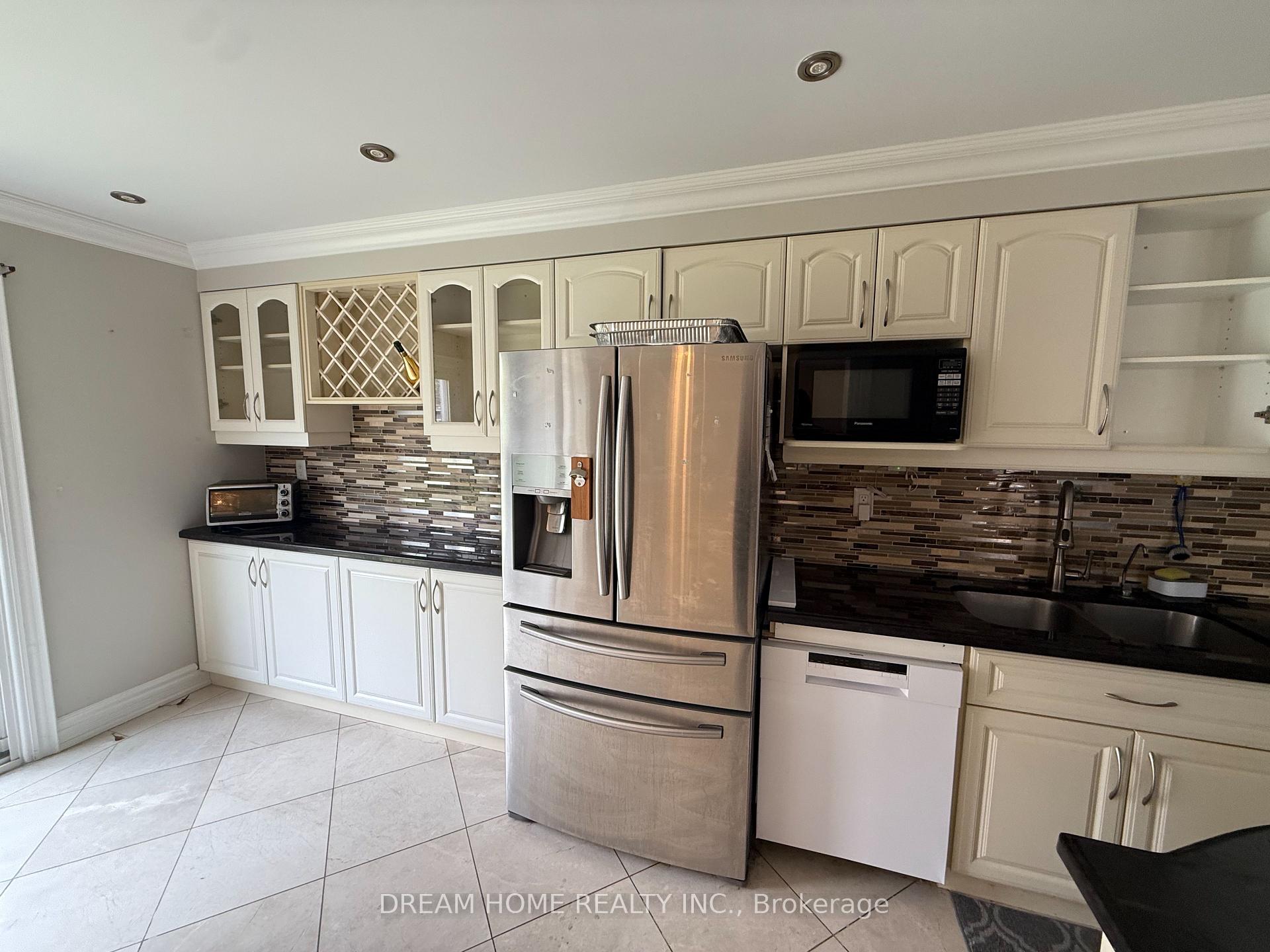 Photo 7 of 49 Sophia Road, Markham, Middlefield — HOMEH