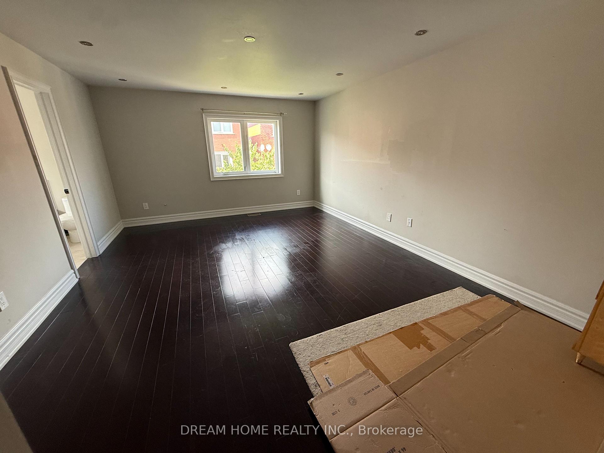 Photo 12 of 49 Sophia Road, Markham, Middlefield — HOMEH