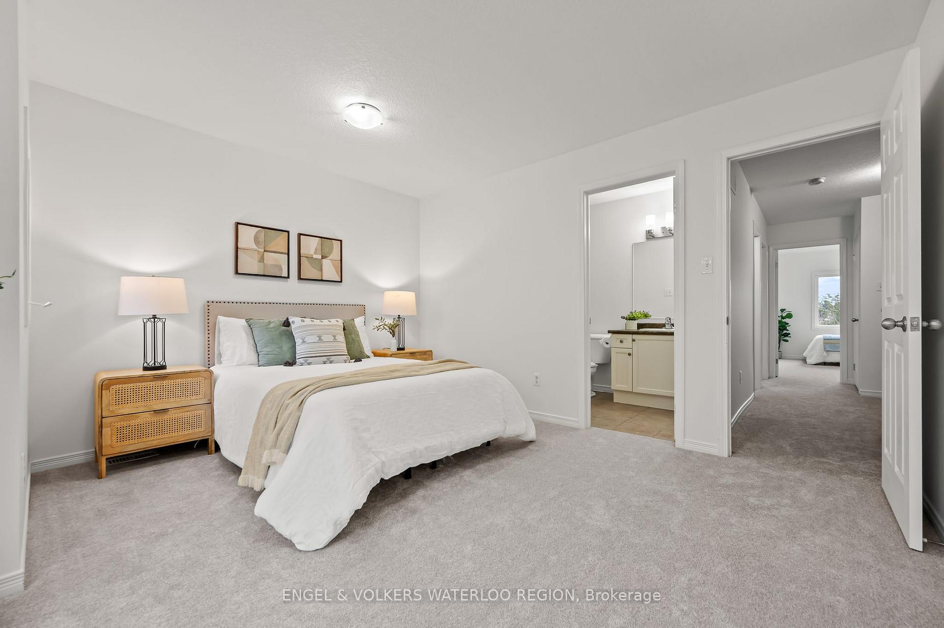Front of Unit D16, 6 Upper Mercer Street