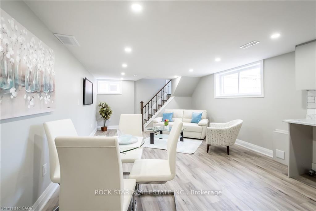 Photo 4 of 88 Wise Crescent, Hamilton, Huntington — HOMEH