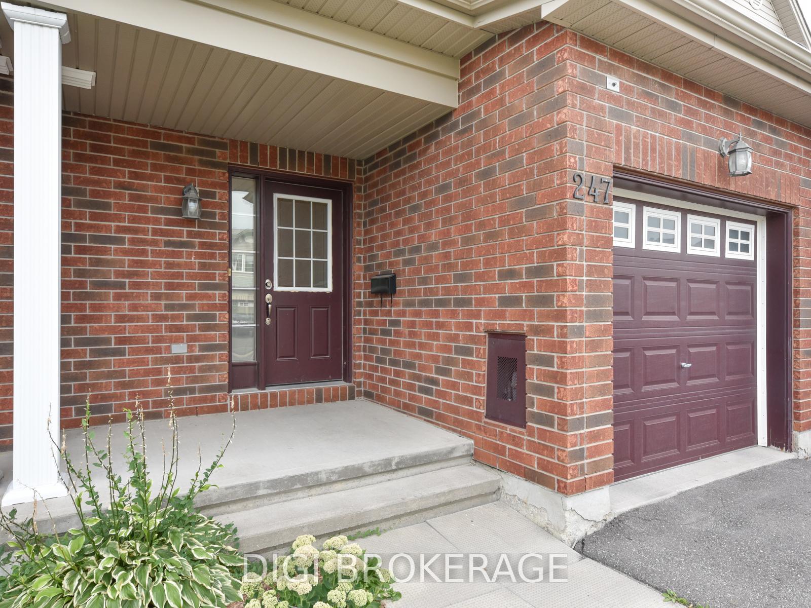 Photo 2 of 247 Arrita Street, Ottawa, Kanata - Emerald Meadows/Trailwest — HOMEH