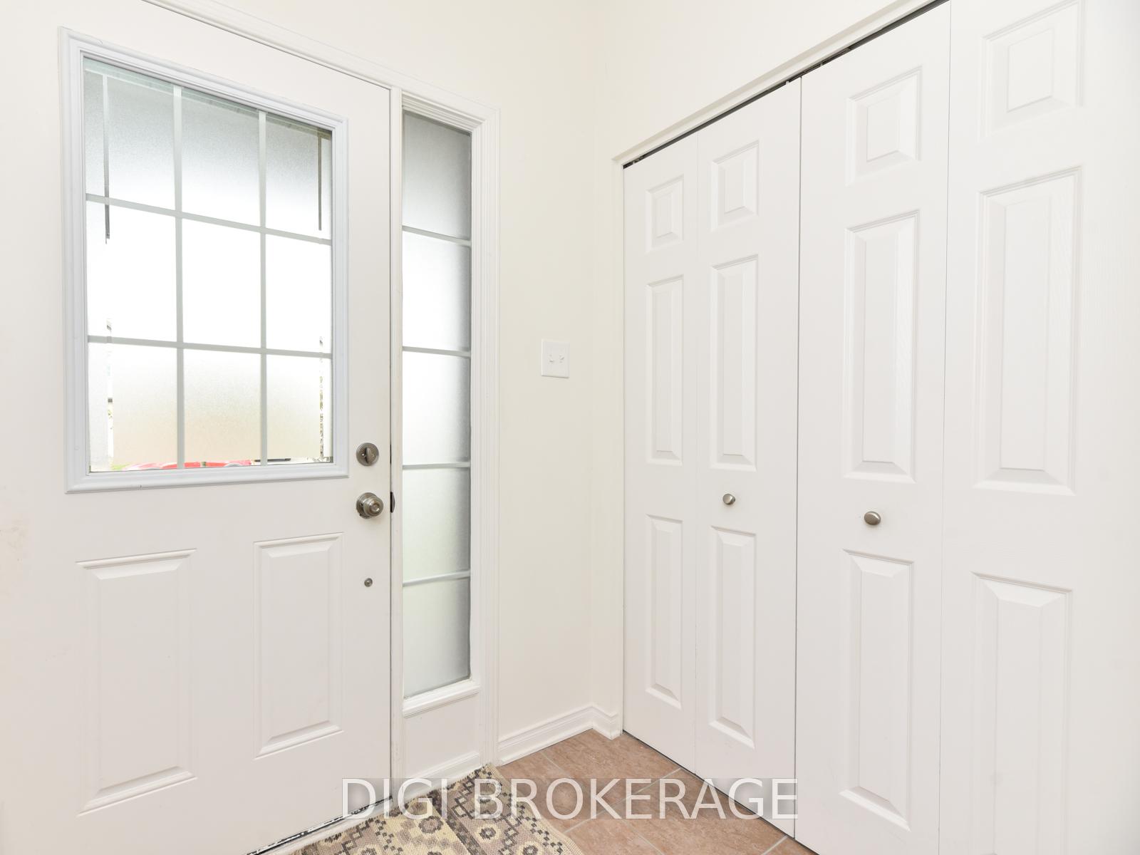 Photo 3 of 247 Arrita Street, Ottawa, Kanata - Emerald Meadows/Trailwest — HOMEH