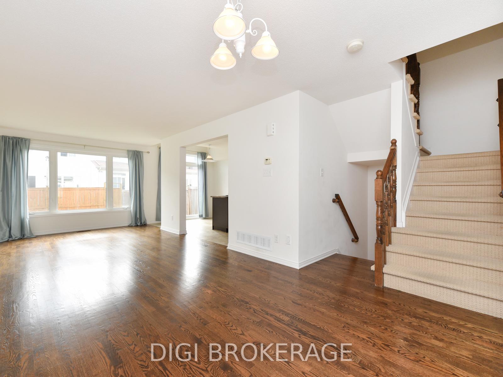 Photo 4 of 247 Arrita Street, Ottawa, Kanata - Emerald Meadows/Trailwest — HOMEH