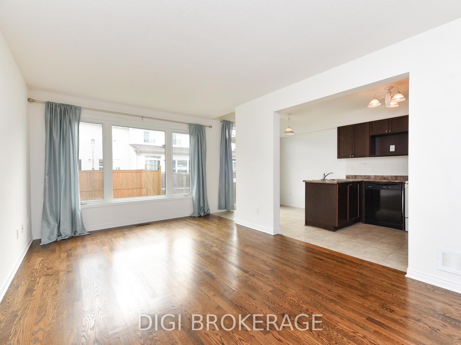 Photo 7 of 247 Arrita Street, Ottawa, Kanata - Emerald Meadows/Trailwest — HOMEH