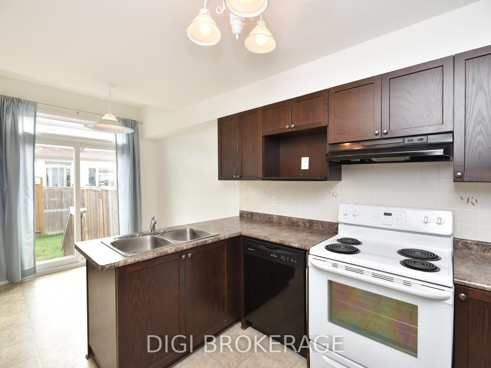 Photo 12 of 247 Arrita Street, Ottawa, Kanata - Emerald Meadows/Trailwest — HOMEH