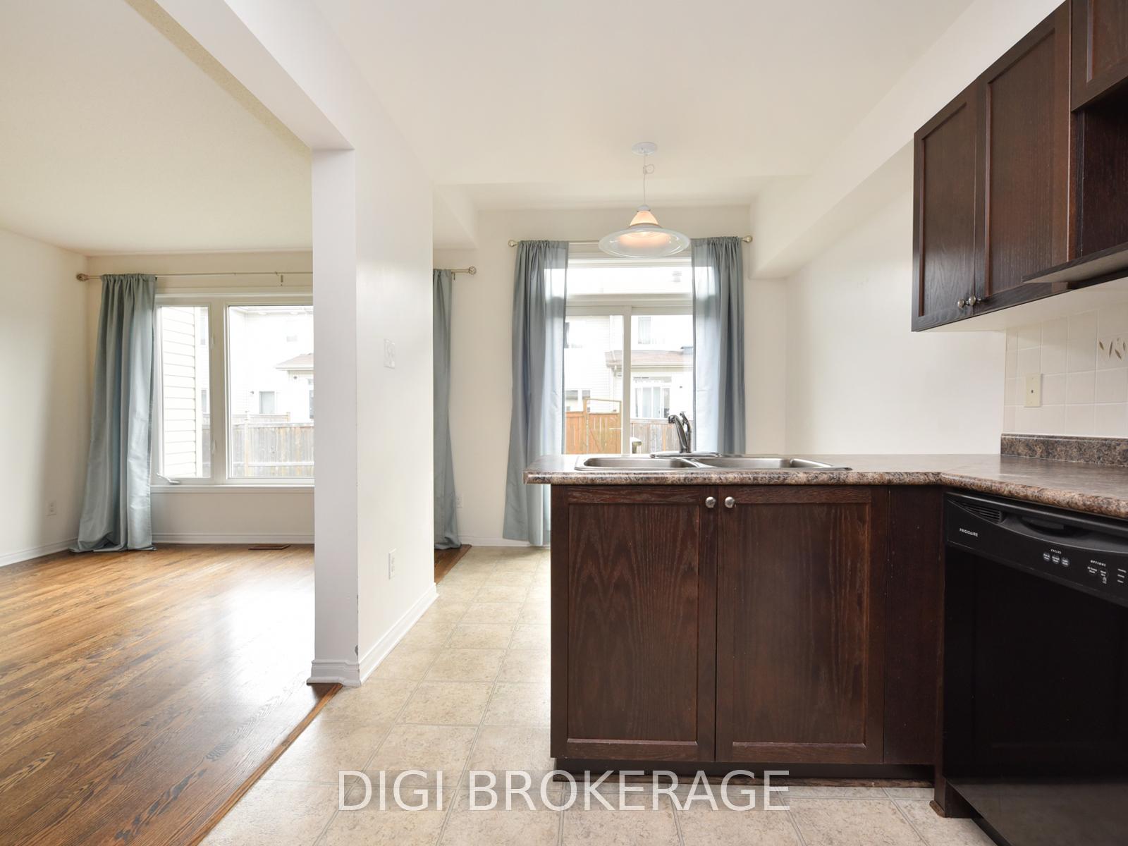 Photo 13 of 247 Arrita Street, Ottawa, Kanata - Emerald Meadows/Trailwest — HOMEH