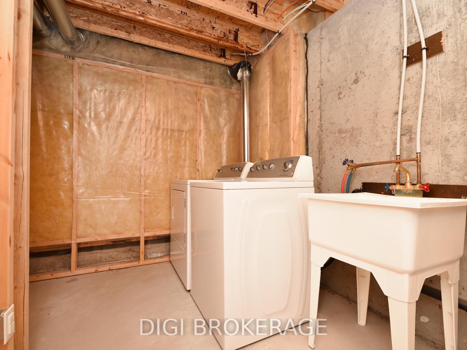 Photo 33 of 247 Arrita Street, Ottawa, Kanata - Emerald Meadows/Trailwest — HOMEH