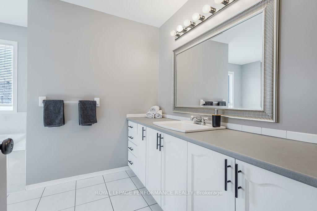 Photo 22 of 147 Grassy Plains Drive, Ottawa, Kanata - Emerald Meadows/Trailwest — HOMEH