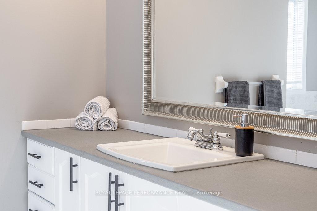 Photo 23 of 147 Grassy Plains Drive, Ottawa, Kanata - Emerald Meadows/Trailwest — HOMEH